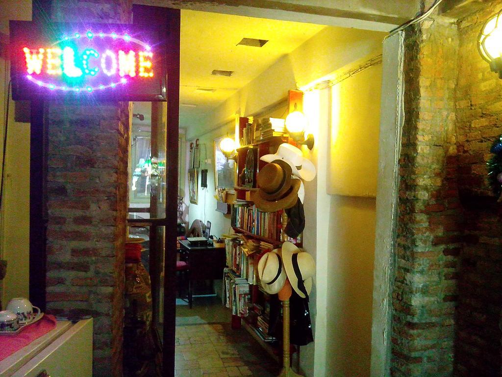 Hotel Cafe De Baan Raow Bangkok Exteriér fotografie